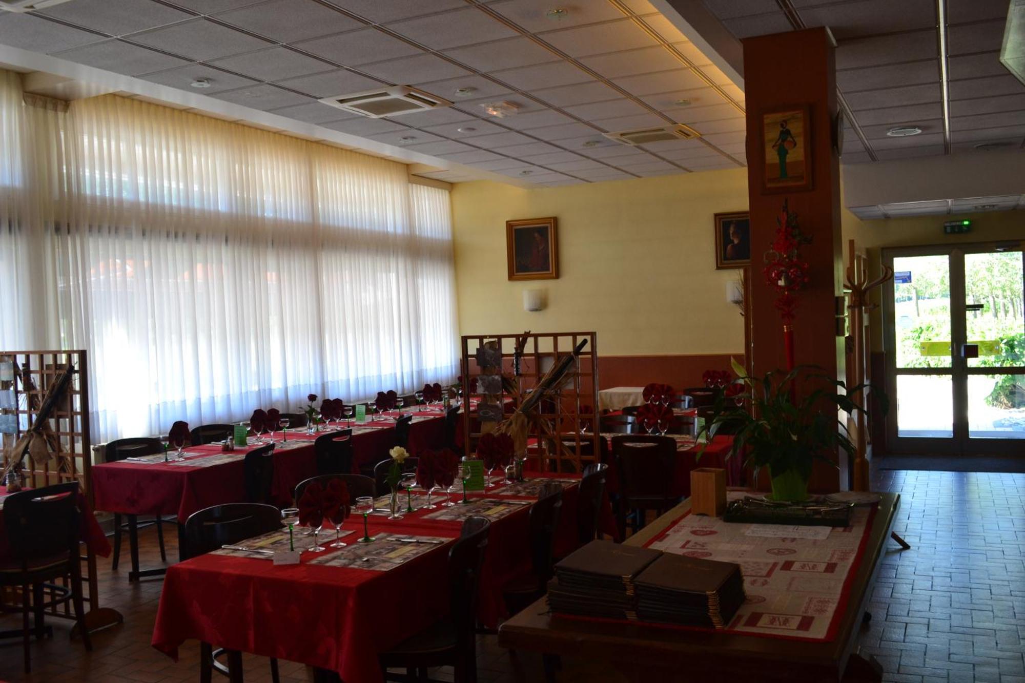 Hotel Restaurant Niemerich Pulversheim Bagian luar foto